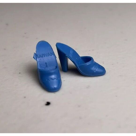 Vintage Barbie Blue Shoes High Heels Pumps 70s Taiwan PJ Fashion Photo 1977 - Picture 9 of 9